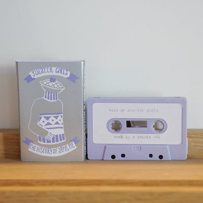 V.A. (SWEATER GIRLS, THE HISTORY OF APPLE PIE) / COOL IN A CRISIS (TAPE)