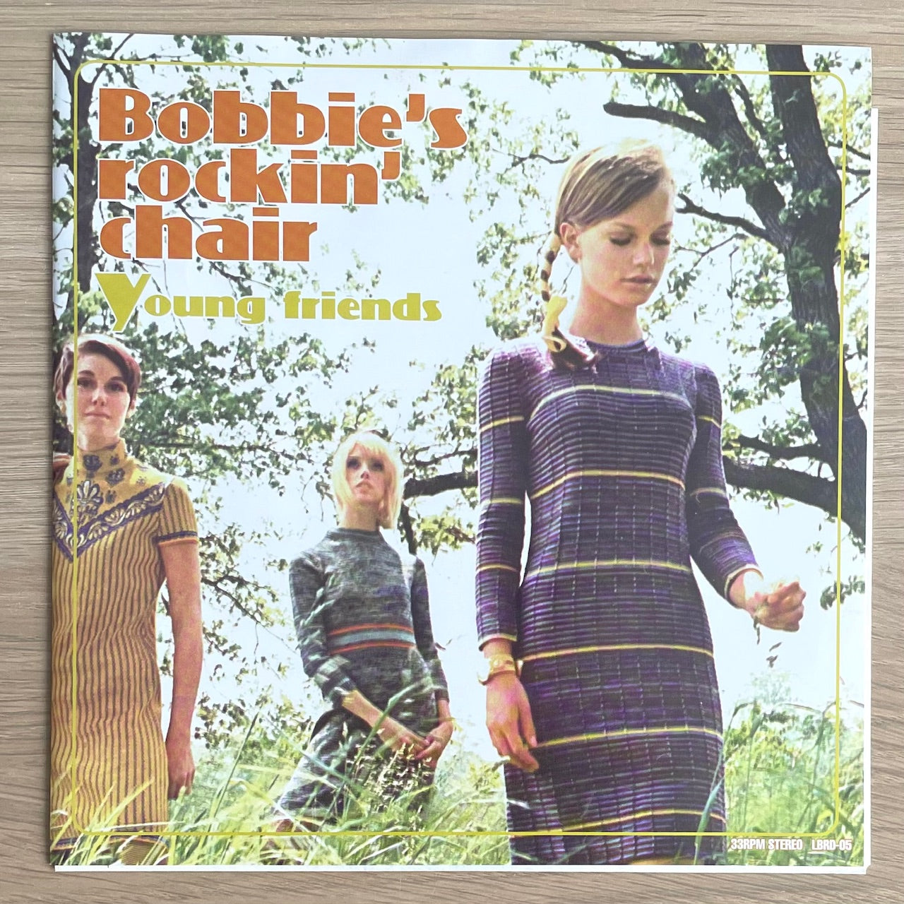 BOBBIE'S ROCKIN' CHAIR / YOUNG FRIENDS (7")